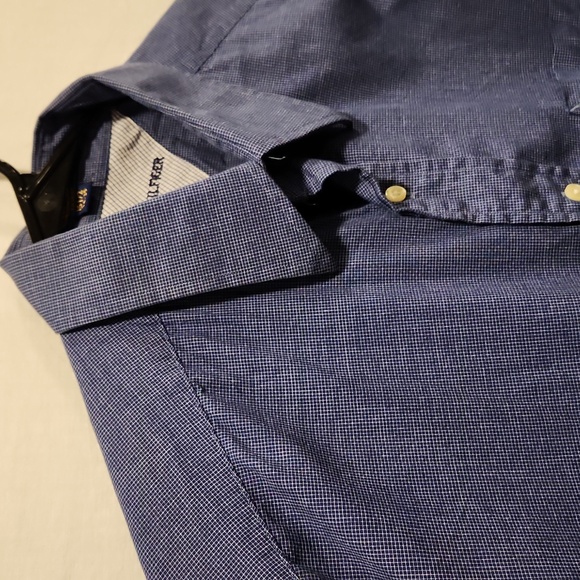 Men's Tommy Hilfiger collard button down blue shirt. - Picture 2 of 7
